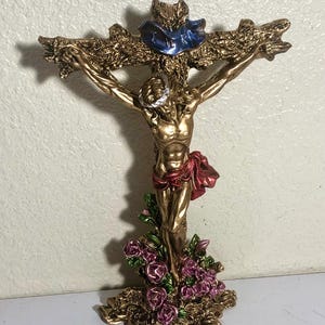 Jesus Christ on Cross with Roses Standing Cucifix