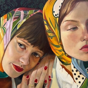 Retrato al óleo original de dos mujeres con pañuelos coloridos en la cabeza. Arte realista. imagen 13
