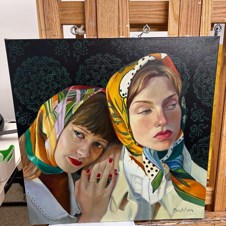Retrato al óleo original de dos mujeres con pañuelos coloridos en la cabeza. Arte realista. imagen 20