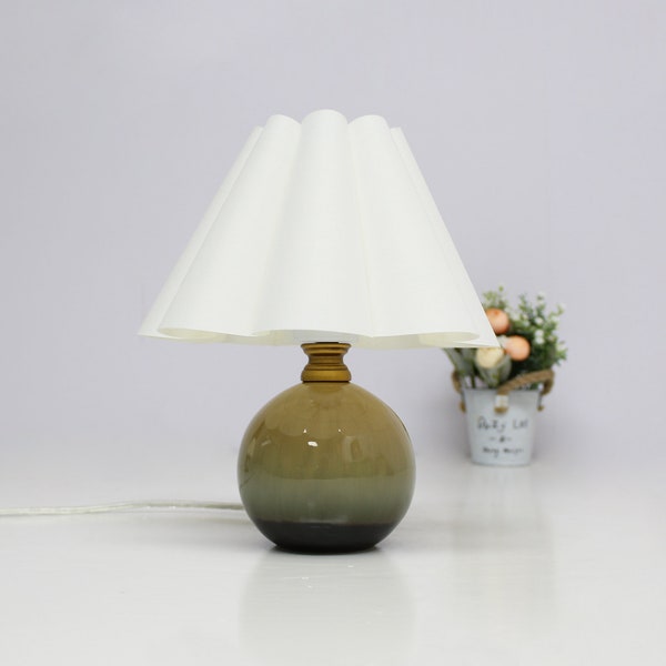 Duzy diy white romantic warm skirt shape ceramic bedside lamp for home furnishing ,110-240V / 50-60Hz