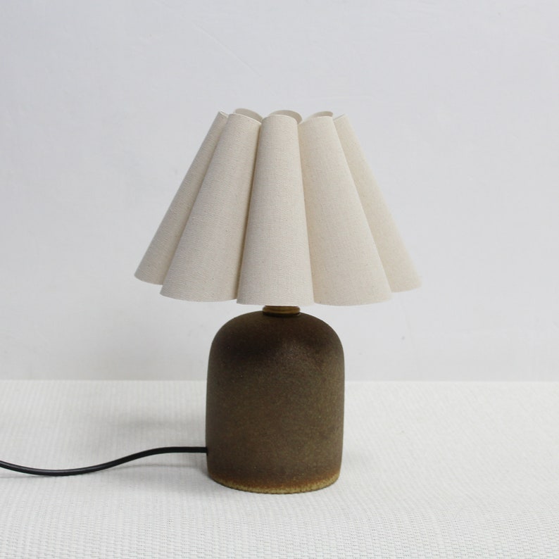 Duzy handmade light burlap and acrylic pleated ceramic base lamp for home decor-5, 110-240V/50-60Hz, Using Worldwide image 1