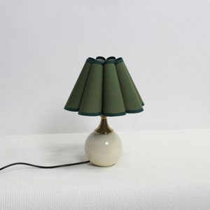 Duzy handmade scallop shape moss green fabric and ceramic base table lamp-50#, 110-240V/50-60Hz
