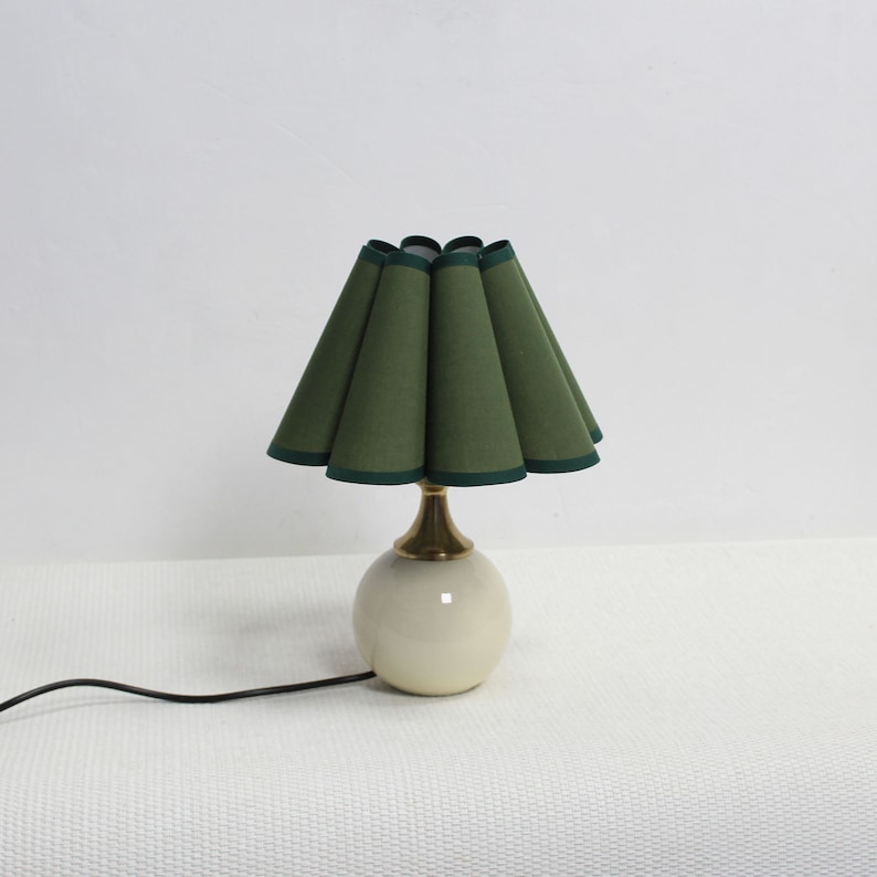 Duzy handmade scallop shape moss green fabric and ceramic base table lamp-50, 110-240V/50-60Hz image 1