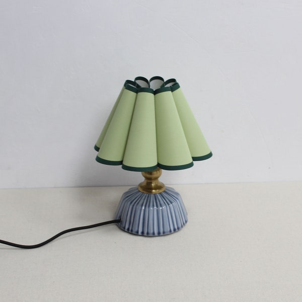 Duzy handgefertigte, hochwertige, mittelgroße aquamarinfarbene Stoffdekoration, kreative Tischlampe, 55 #, 110–240 V/50–60 Hz