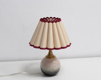 Duzy handmade scallop shape khaki cotton linen with burgundy trim fabric and ceramic base funky neutral lamp-56#, 110-240V/50-60Hz