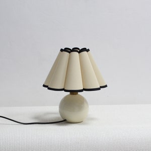 Handgemachte Khaki Stoff Tischlampe: Keramiksockel Mini Schreibtischlampe