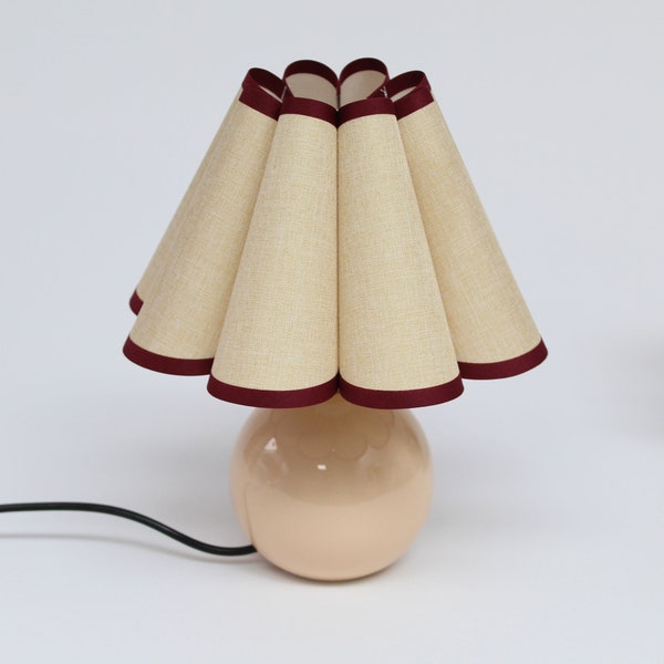 Lampe de table créative faite main Duzy en coton et lin kaki de haute qualité avec bordure bordeaux et plissée, 110-240 V/50-60 Hz, utilisation dans le monde entier