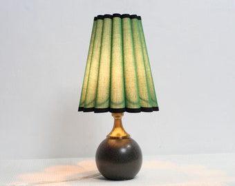 Duzy handmade scallop shape green fabric and ceramic base table lamp-18#, 110-240V/50-60Hz