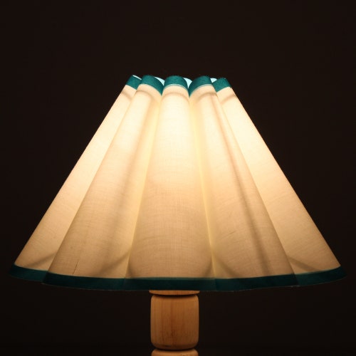 Duzy diy handmade beige fabric high quality and acrylic with light blue trim table lamp for home furnishing ,110-240V / 50-60Hz