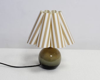 Duzy handmade khaki stripes fabric pleated decoration creative table lamp-101#, 110-240V/50-60Hz, Using Worldwide