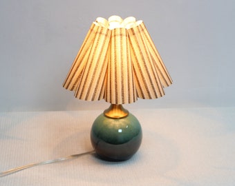 Duzy handmade scallop shape khaki stripes fabric and ceramic base table lamp-90#, 110-240V/50-60Hz