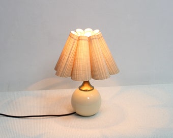 Duzy handmade scallop shape khaki stripes fabric and ceramic base table lamp-46#, 110-240V/50-60Hz