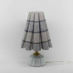 Handgemachte blau karierte Stoff Tischlampe mit Keramikfuß-104#