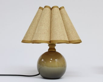 Duzy handmade scallop shape tan linen and ceramic base table lamp-57#, 110-240V/50-60Hz