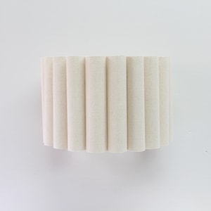 Lámpara de pared Duzy hecha a mano de alta calidad con forma de vieira de arpillera y acrílico, n.° 5, 110-240 V/50-60 Hz, uso en todo el mundo.