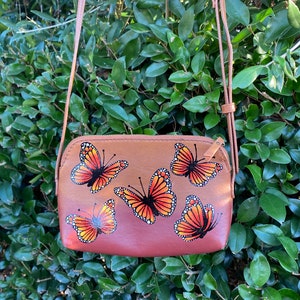 Monarchfalter-Migration Vintage Handbemalte Crossbody Geldbörse