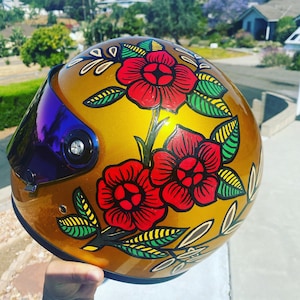 Schwarzer Motorradhelm