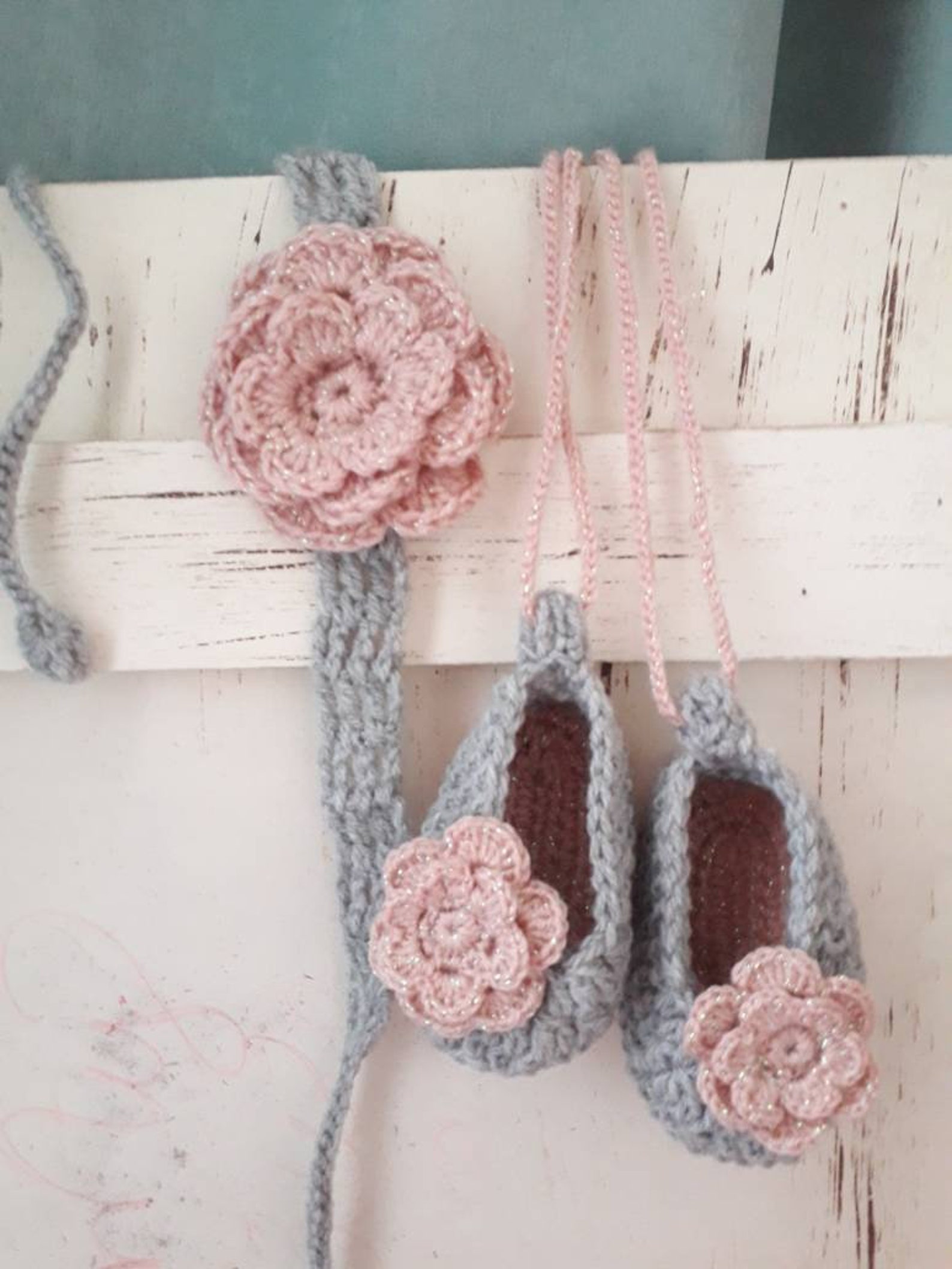baby girl ballet shoes and heandband. baby girl ballet shoes. crochet baby ballet shoes.baby girl'shoes.my little angel baby girl ballet shoes and heandband. baby girl ballet shoes. crochet baby ballet shoes.baby girl'shoes.my little angel