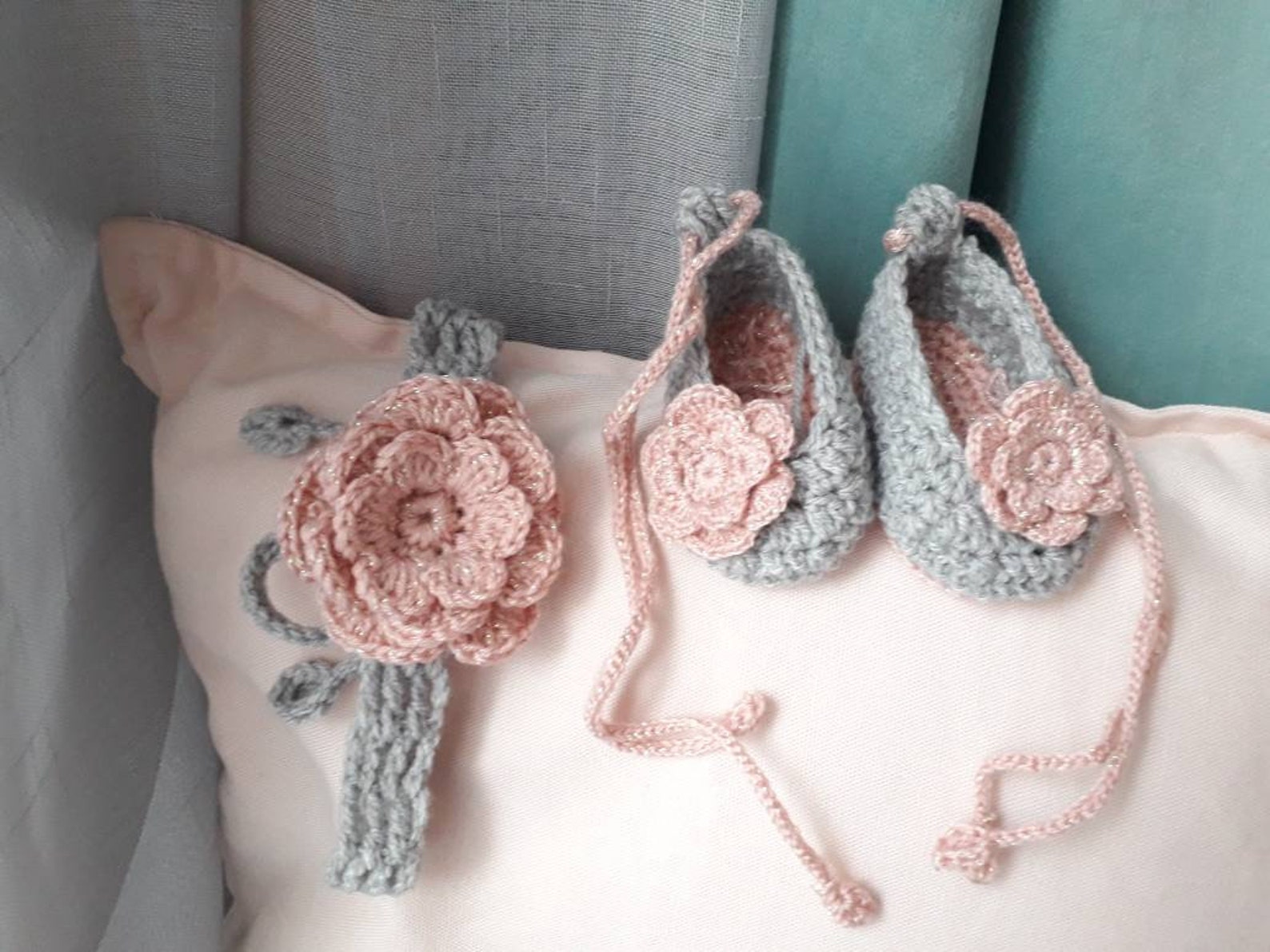 baby girl ballet shoes and heandband. baby girl ballet shoes. crochet baby ballet shoes.baby girl'shoes.my little angel baby girl ballet shoes and heandband. baby girl ballet shoes. crochet baby ballet shoes.baby girl'shoes.my little angel