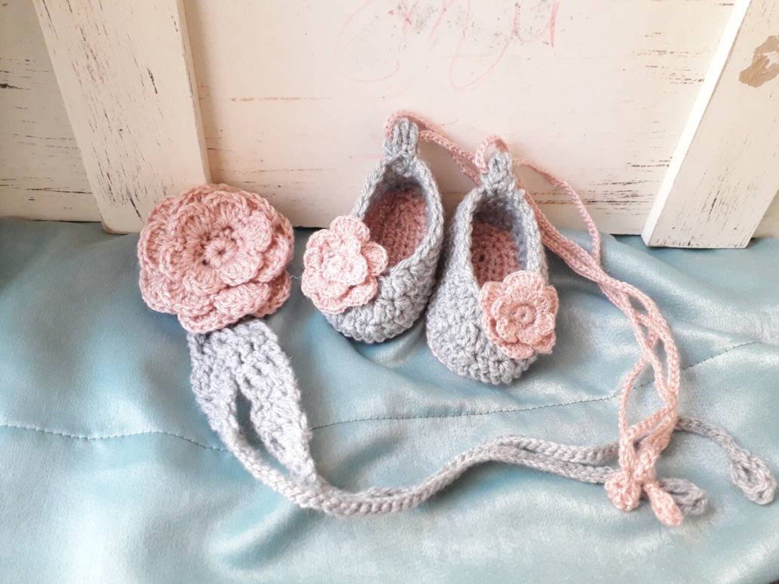 baby girl ballet shoes and heandband. baby girl ballet shoes. crochet baby ballet shoes.baby girl'shoes.my little angel baby girl ballet shoes and heandband. baby girl ballet shoes. crochet baby ballet shoes.baby girl'shoes.my little angel