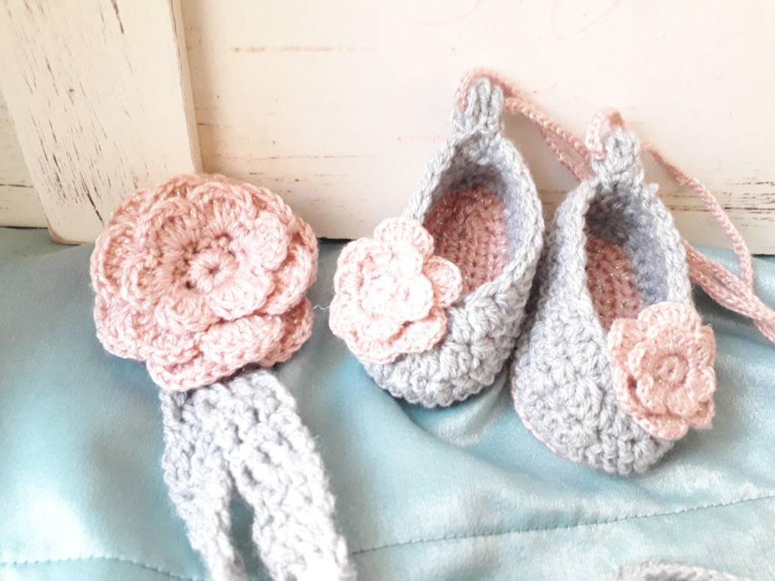 baby girl ballet shoes and heandband. baby girl ballet shoes. crochet baby ballet shoes.baby girl'shoes.my little angel baby girl ballet shoes and heandband. baby girl ballet shoes. crochet baby ballet shoes.baby girl'shoes.my little angel