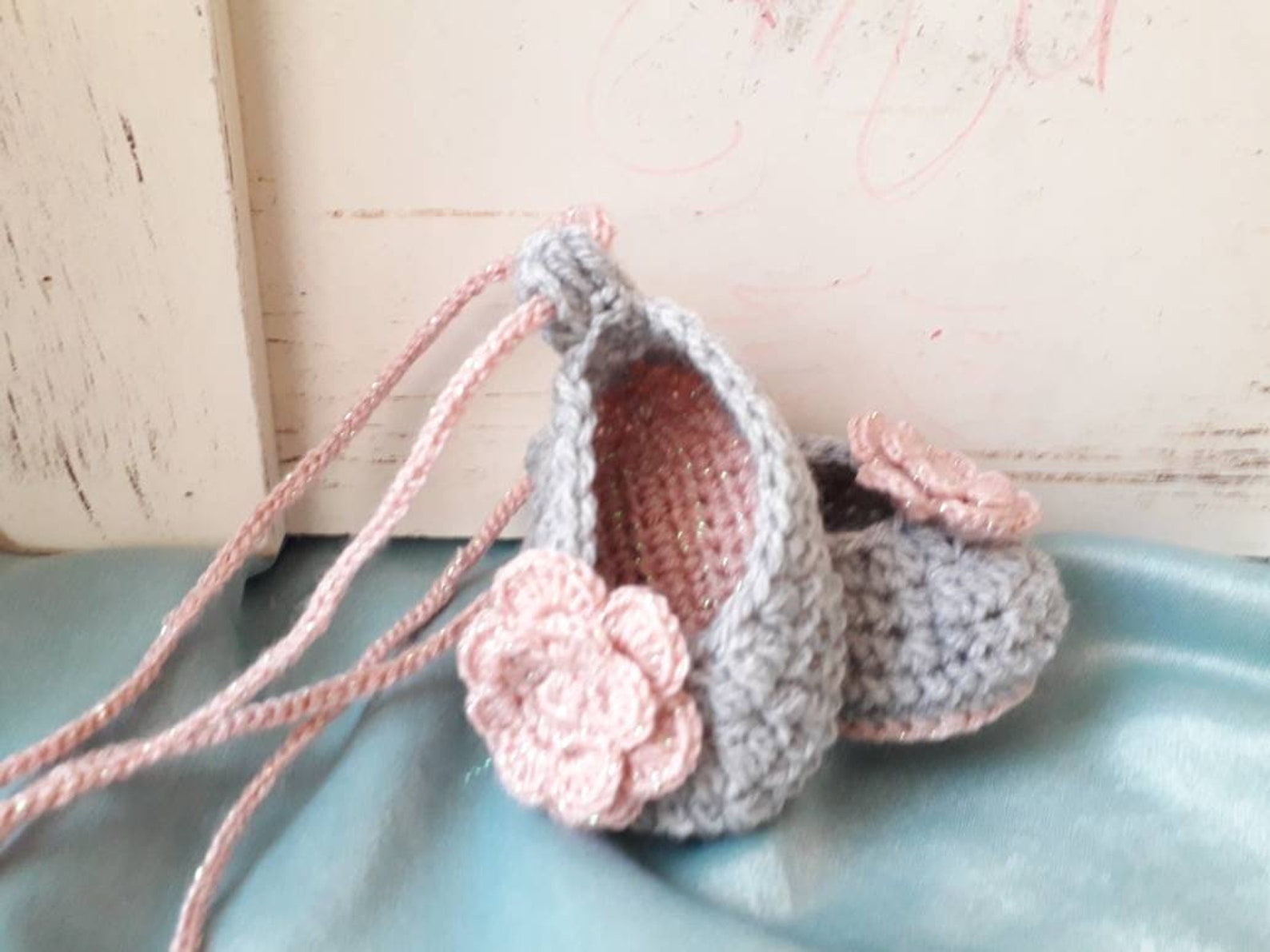 baby girl ballet shoes and heandband. baby girl ballet shoes. crochet baby ballet shoes.baby girl'shoes.my little angel baby girl ballet shoes and heandband. baby girl ballet shoes. crochet baby ballet shoes.baby girl'shoes.my little angel