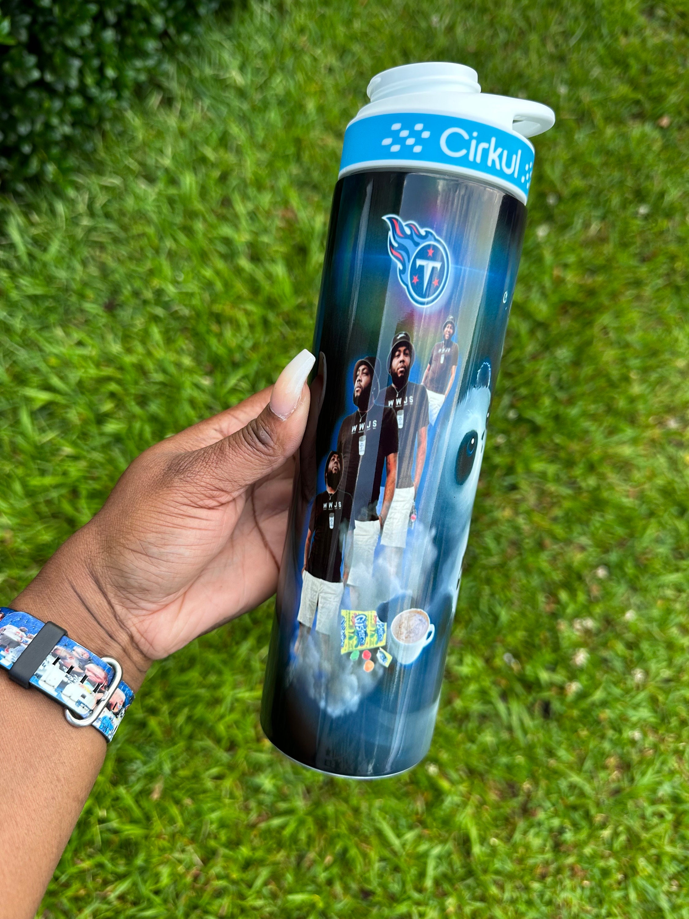 Cirkul - Send them back to school in style with a customized Cirkul bottle  that is personalized just for them. They can have their name, nickname,  photo, favorite hobby, motto, and more