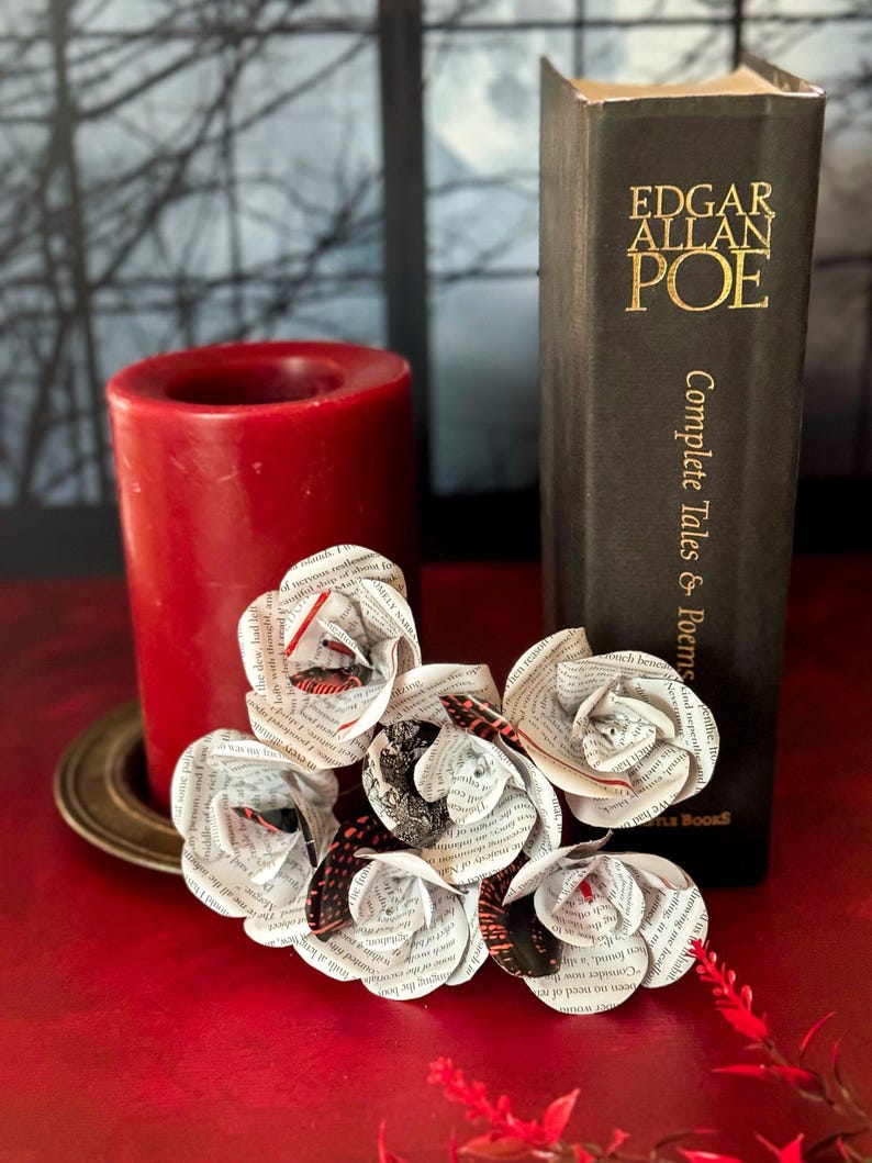 Edgar Allan Poe Mini Rose Bouquet – Gothic Literary Valentine Gift - Etsy