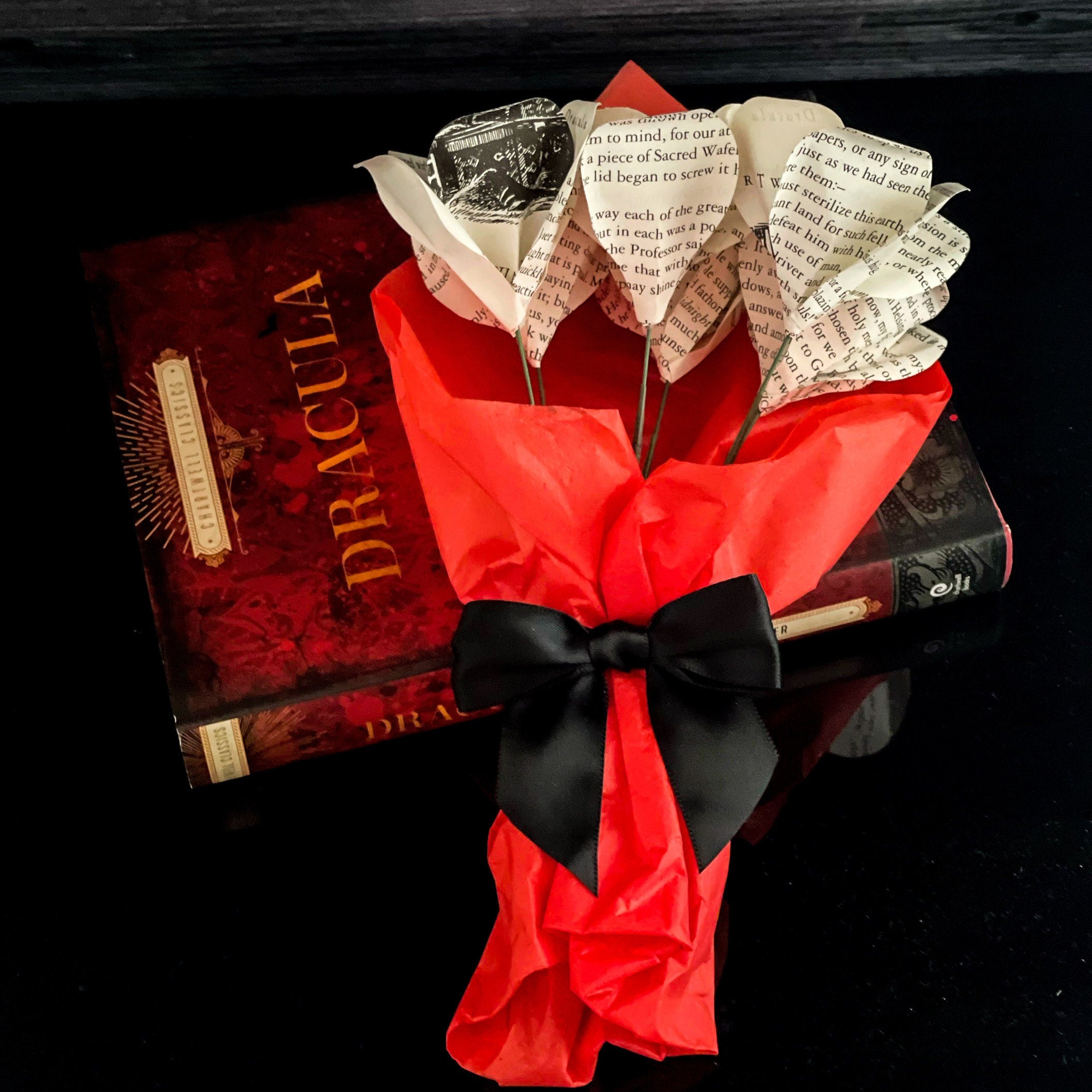 Dracula Book Page Rose – Mini Gothic Literary Gift for Book Lovers - Etsy
