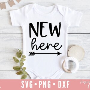 Nowy tutaj SVG, Nowy w załodze svg, Cześć, jestem tu nowy SVG, Witaj świecie svg, dxf, png natychmiastowe pobieranie, Noworodek SVG, Dziecko svg, Kuzynka Crew svg