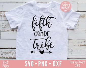 Quinto Grado Tribu svg, Hola Quinto Grado SVG, Feliz primer día de escuela SVG, Regreso a la escuela svg, Escuela SVG, Grado Cinco svg, 5o Grado svg