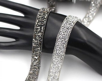 Hot fix Perline 1-5 YARDS strass bordo applique perline modello bordo metallico argento nero oro ferro su indumento scarpe cintura borsa abbellimento
