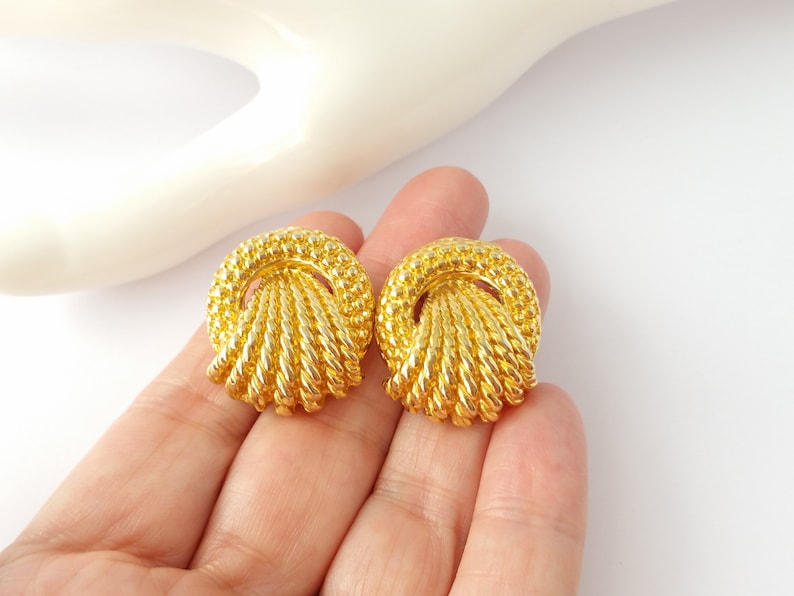 Vintage rope twist clip earrings quality designer style 80s weave design gold plated clip on earrings 1980s power dressing