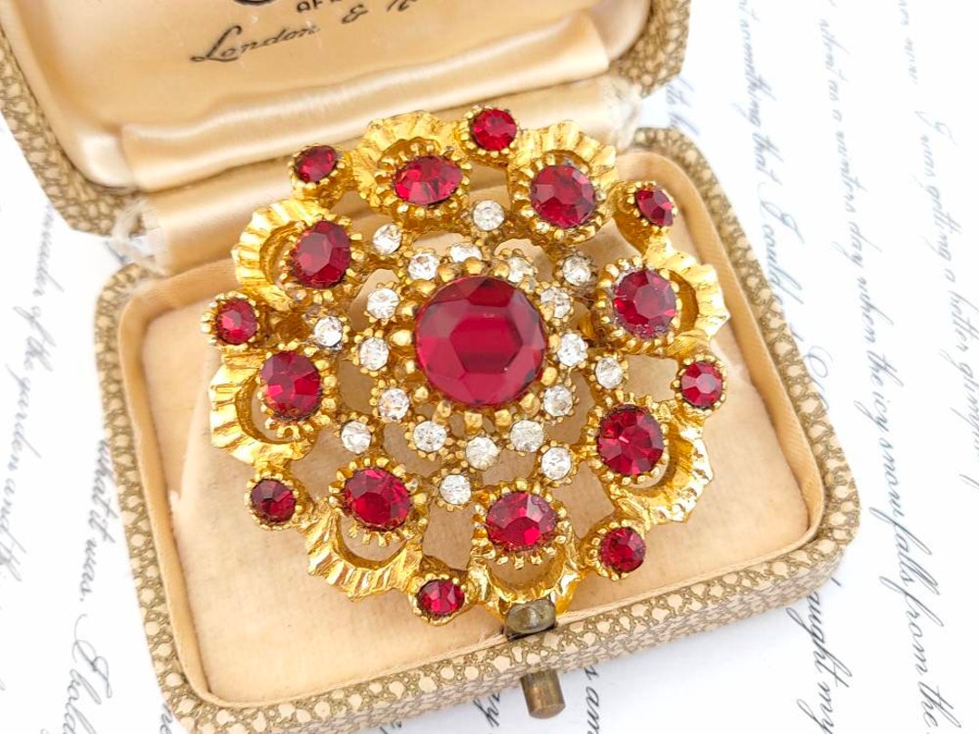 Ruby Stone Brooch Vintage Red Stone Brooch Pin - Gold Plated Three Dimensional Ruby Red ...