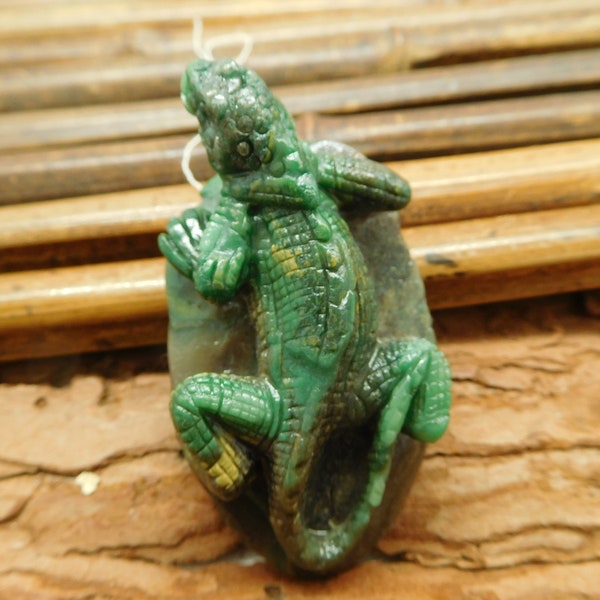 Handmade Gift. Lizard Pendant. Carving Lizard Bead. African Jade Animal. Animal Carving. Gemstone Carving. Handmade Gift. Animal (C0850)