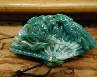 Colgante de talla rosa verde. Colgante de rosa verde haciendo regalo para ella. Colgante de rosas para la fabricación de joyas (B4467)