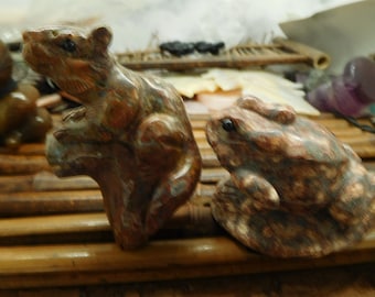 Rana talladora de jaspe oceánico. Perla de piedra preciosa de piedra natural. Decoración de ranas. Estatuilla animal. Ideas de regalo de piedras preciosas para tallar (D394)