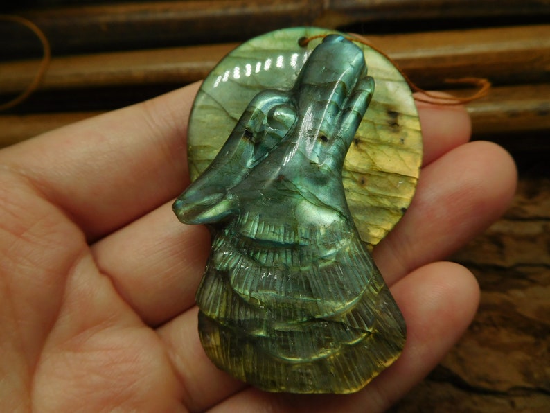 Carving Labradorite Wolf. Moon and the Wolf. Green Spiritual - Etsy