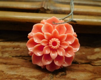 Carving Flower Bead. Pink Conch Carved Flower Pendant. Shell Craft Flower Pendant. Pink Flower. Wholesale Flower Jewelry