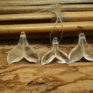 Whale tail pendant. clear quartz carve tail. carving crystal tail pendant. handmade jewelry. crystal whale tail. gemstone tail  (B4868)