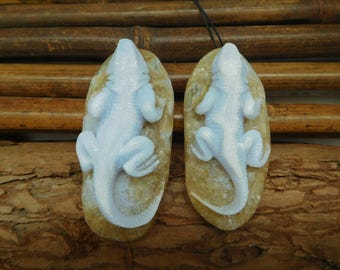 Blue lace agate Lizard. Carving Lizard Pendant. Natural Gemstone. Lizard Bead. Animal Craft. Carving Animal Bead. Lizard Carving Gift(C0477)