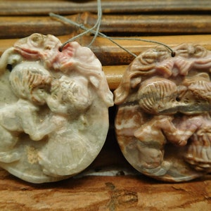 Carve children pendant. cat jewelry. handcrafted kid pendant. lovely pendant. rhodonite cat pendant. gemstone carve cat pendant (B4806)