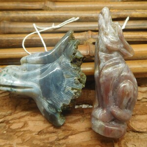 Gemstone cavr Animal pendant. Howling Wolf Bead. handmade gift. stone carve wolf pendant. stone carve wolf jewelry  (C1394)