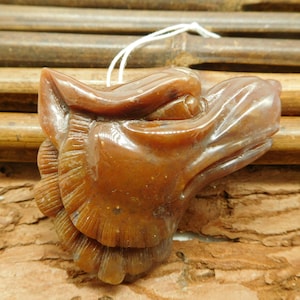 Indian Agate Carved Animal Pendant. Wolf Jewellery Handmade Gift for Wolf Lover. Carved Gemstone Pendant. Wolf Head Beads (C0470)
