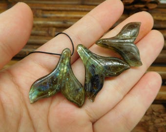 Whale tail necklace. obsidian carve whale tail. crystal carve whale tail pendant. handmade jewelry. carving quartz tail jewelry (B4863)