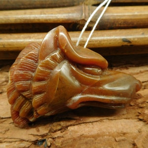 Indian Agate Wolf Pendant. Howling Wolf. Wolf Spiritual Pendant Beads. Red Wolf Unisex Gift for Wolf Lover. Handmade Beads (C0461)