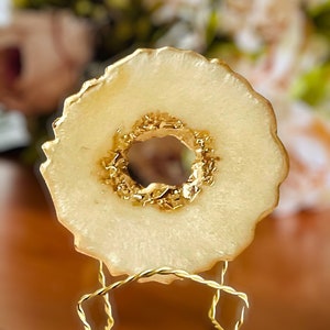 Porte-cartes de visite blanc crème et or en agate pour bureau, cadeau pour femme d'affaires, cadeau d'anniversaire, espace de rangement, mariage, pièce unique en son genre.