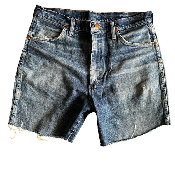 Wrangler Vintage Style 33W x 5L Cutoff Thrashed Denim Jean Shorts
