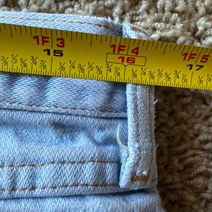 Vintage Wrangler USA Made 36x34 Tagged Light Wash Denim Blue Jeans imagem 7