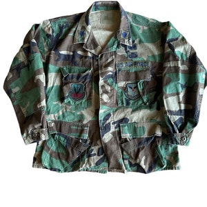 Vintage US Air Force Patched Woodland Camo Medium Short Field Jacket
